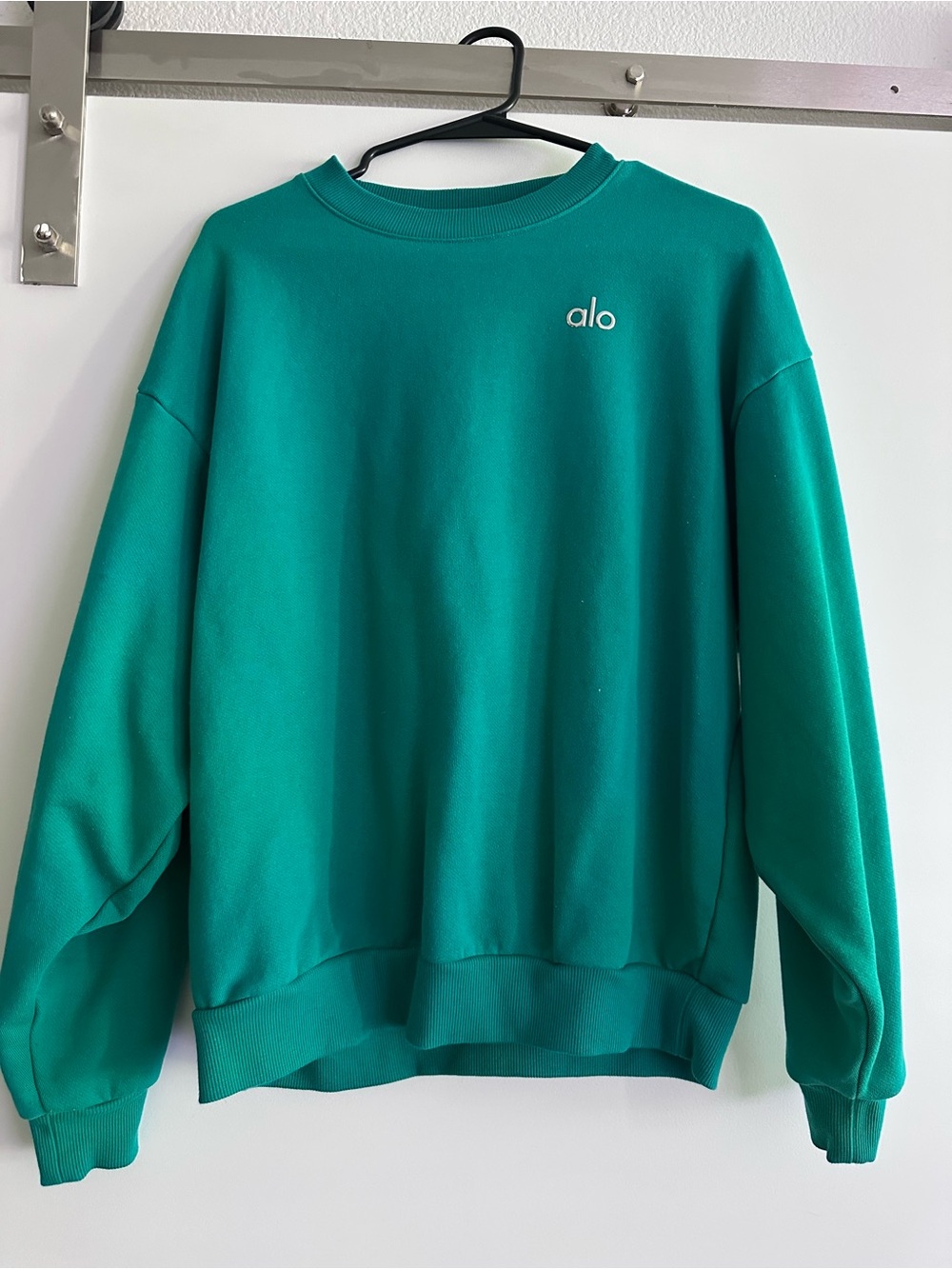 ALO Yoga Women's Crewneck Sweatshirt in Spruce Green